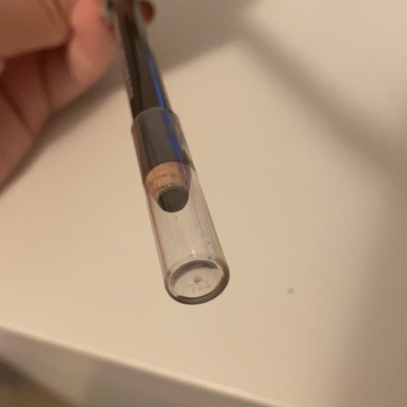 Glossier eye pencil in shade brack - Picture 5 of 7